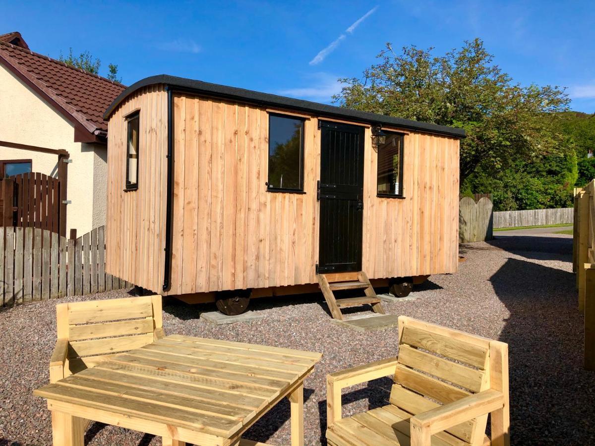 Per Ardua Shepherds Hut Fort William Buitenkant foto