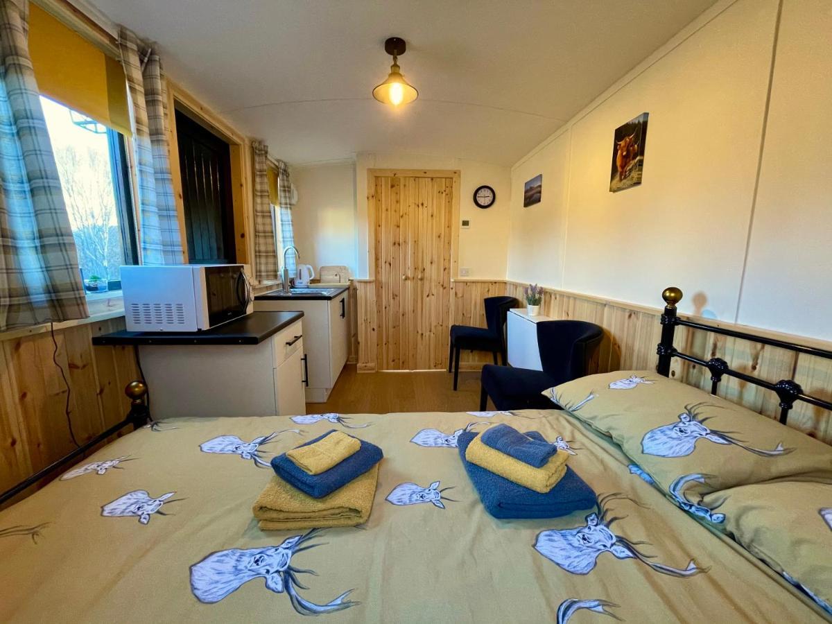 Per Ardua Shepherds Hut Fort William Buitenkant foto