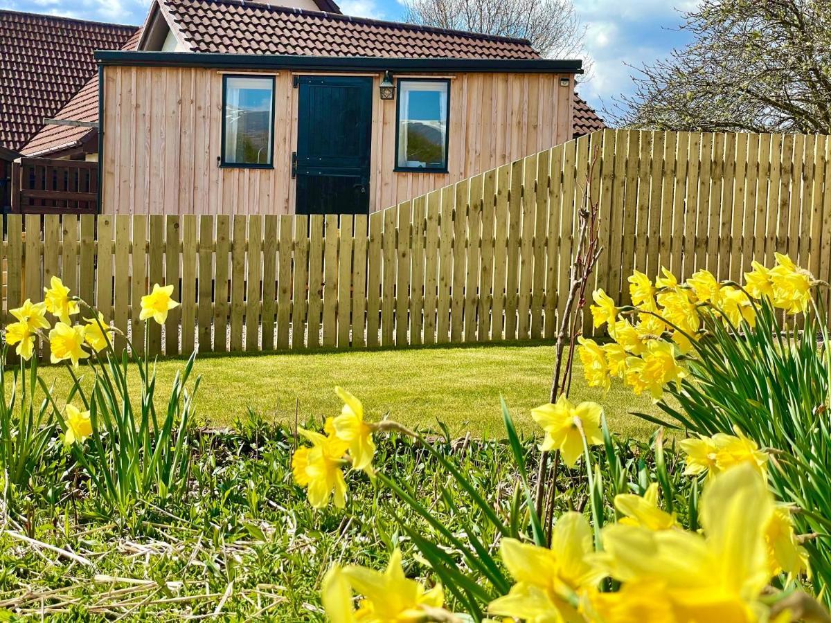 Per Ardua Shepherds Hut Fort William Buitenkant foto