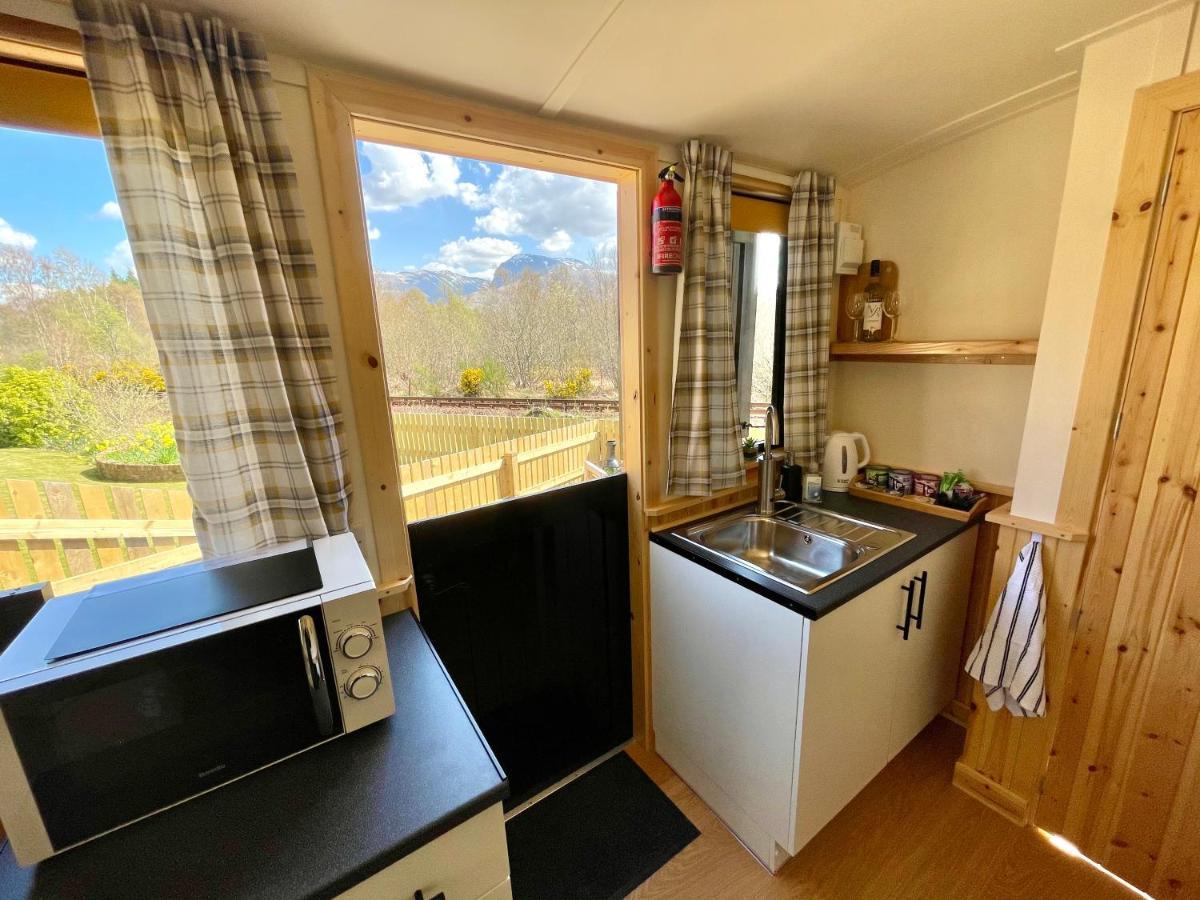 Per Ardua Shepherds Hut Fort William Buitenkant foto